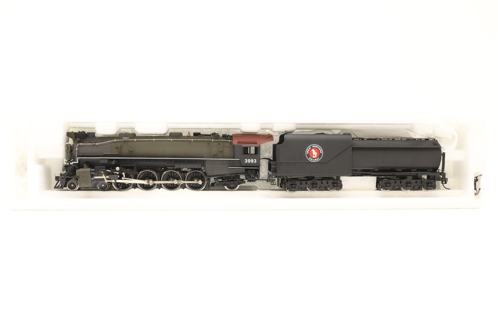 IHC HO 4-8-2 Mountain #3993 in Great Northern Black/Green