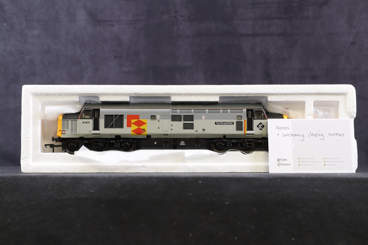 Bachmann OO 32-380 Class 37/5 37671 &#39;Tre Pol And Pen&#39; in Railfreight Distribution Livery