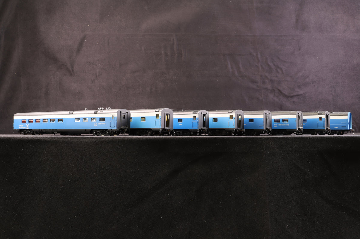 Shoreham Shops Limited/Oriental HO Brass Rake Of 8 Brass Great Northern Blue &amp; White Coaches