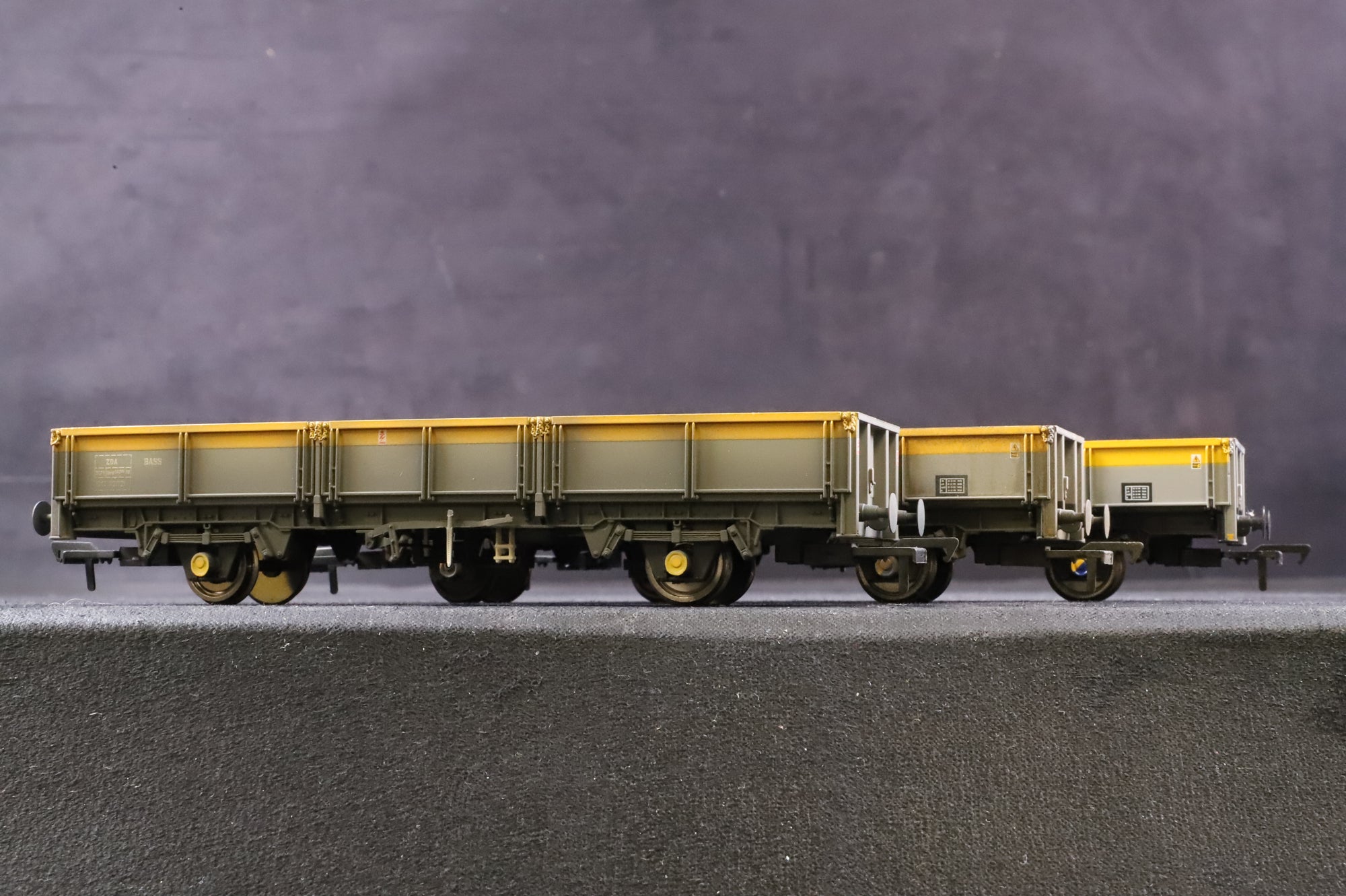 Bachmann OO Rake of 3 OCA/ZDA Wagons in BR Engineers Dutch -Weathered/Pristine
