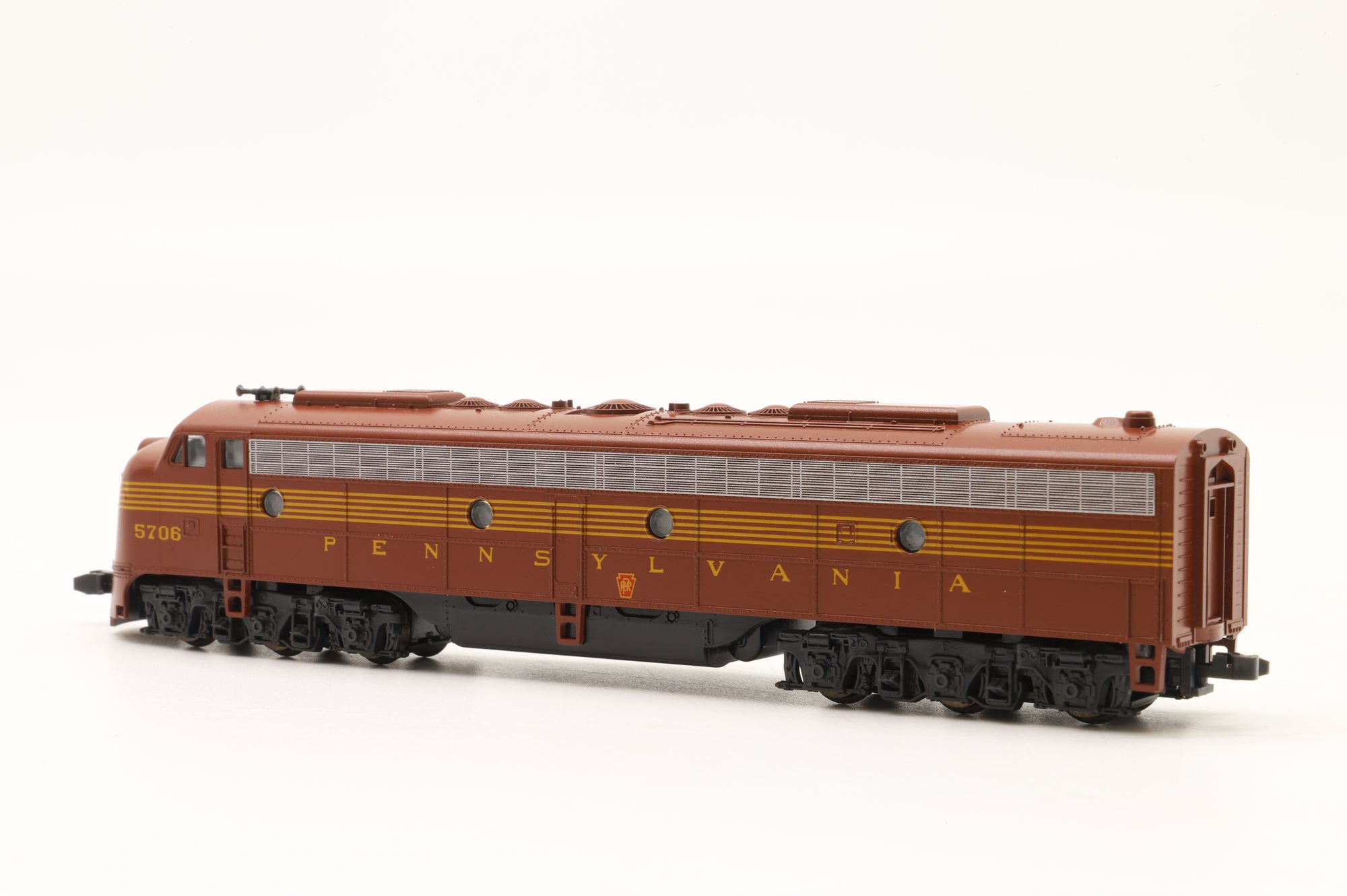 Kato N 176-255 E8/9-A 5706 in PRR Livery