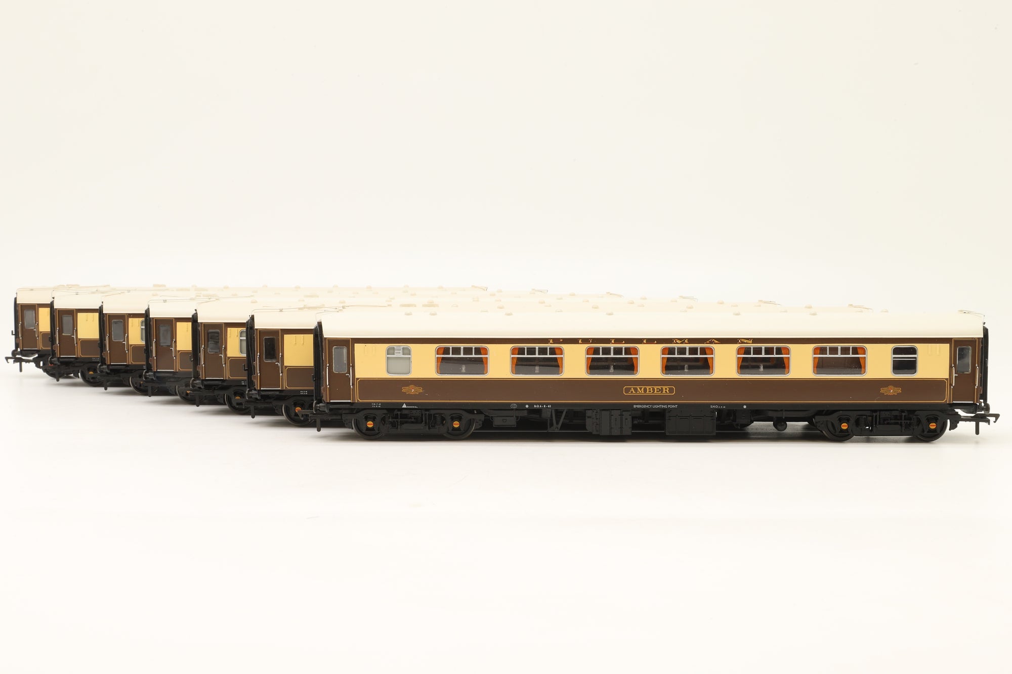 Bachmann OO Rake Of 7 Mk1 Pullman Coaches Inc. 39-310 x2, 39-280, 39-280A, 39-290A, 39-300 & -39-300A
