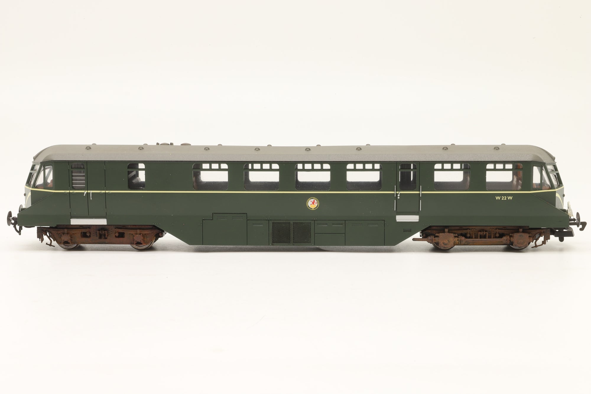 Hornby OO R2653 GWR AEC Diesel Railcar 'W22W' BR Green Weathered