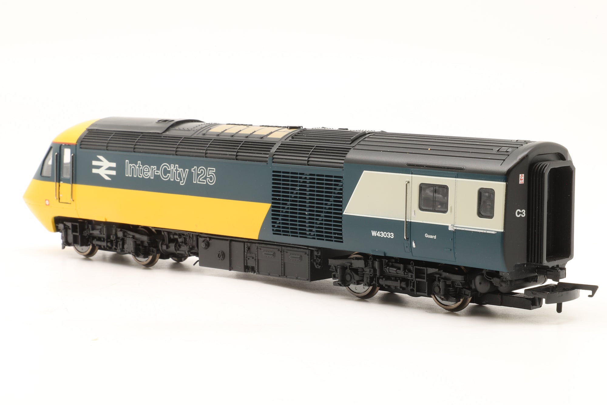 Hornby OO R3138 Class 43 HST Set in BR Intercity 125 Livery – DCC Sound