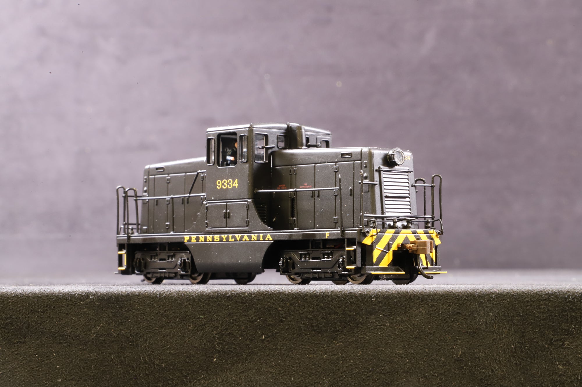 Bachmann HO 62209 GE 44 Ton Switcher Locomotive '9334' Pennsylvania DCC Fitted