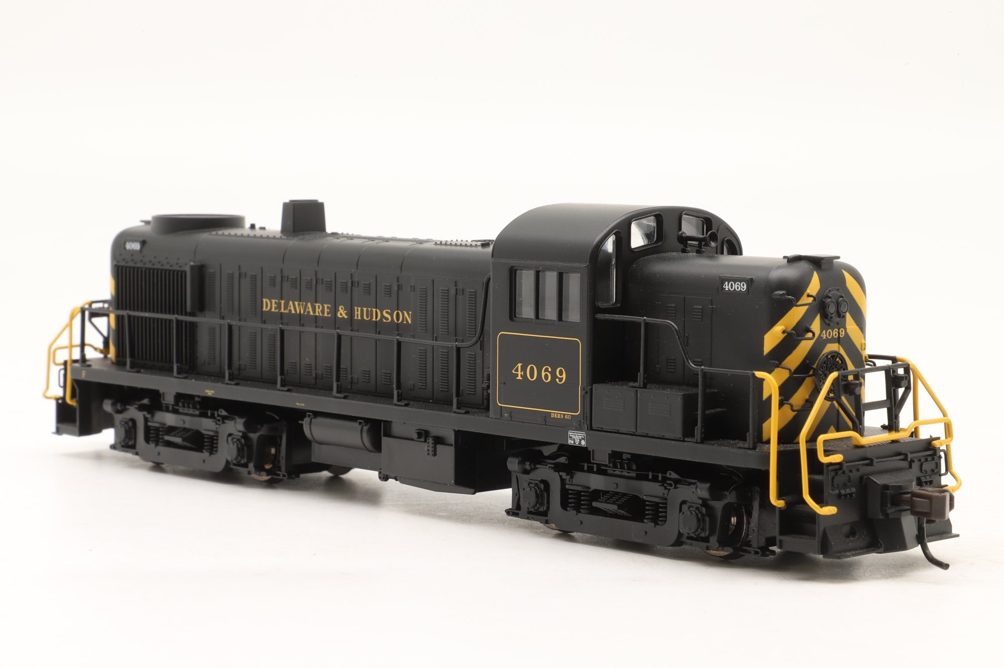 Atlas HO 7006 Alco RS-3 #4069 in Delaware & Hudson Livery