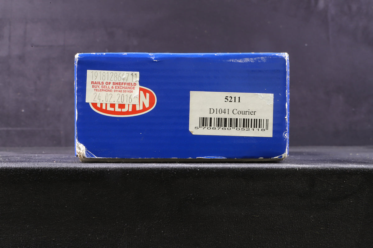 Heljan OO 5211 Class 52 D1039 &#39;Courier&#39; in BR Maroon