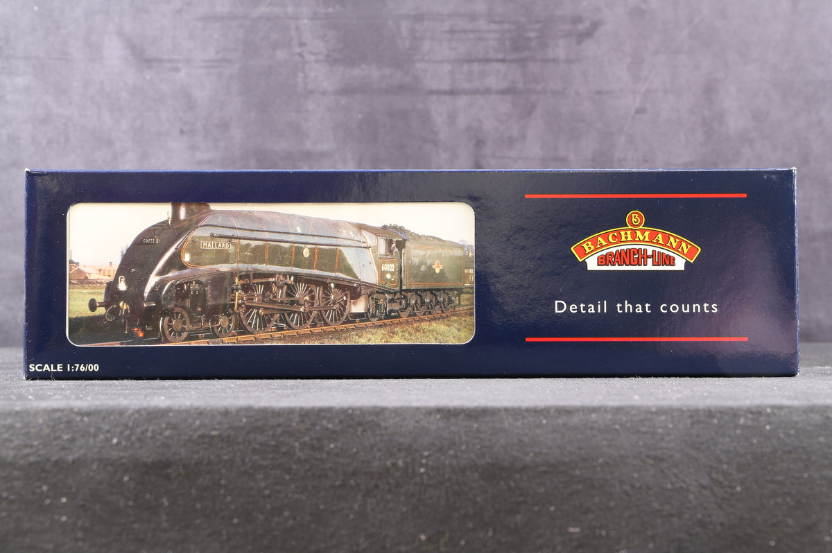 Bachmann OO 31-962 Class A4 4-6-2 4496 &#39;Golden Shuttle&#39; in LNER Black Livery Limited edition 126/350