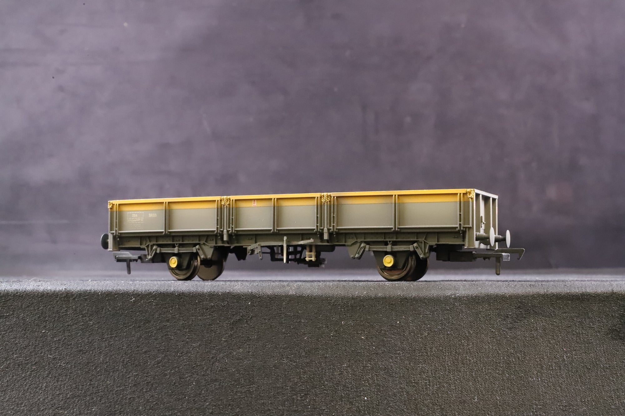Bachmann OO Rake of 3 OCA/ZDA Wagons in BR Engineers Dutch -Weathered/Pristine