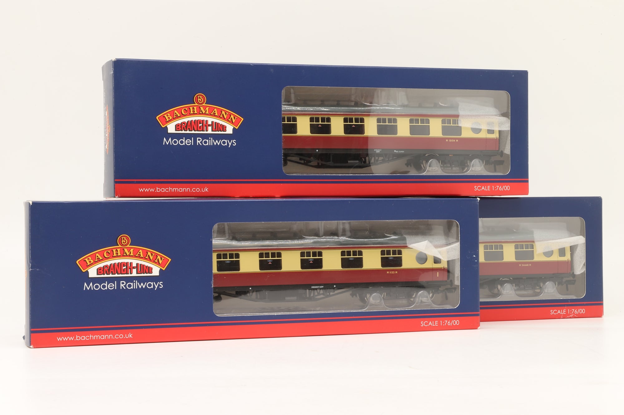 Bachmann OO Rake Of 3 LMS 57ft Porthole BR Crimson & Cream Coaches Inc. 39-450, 39-455 & 39-460