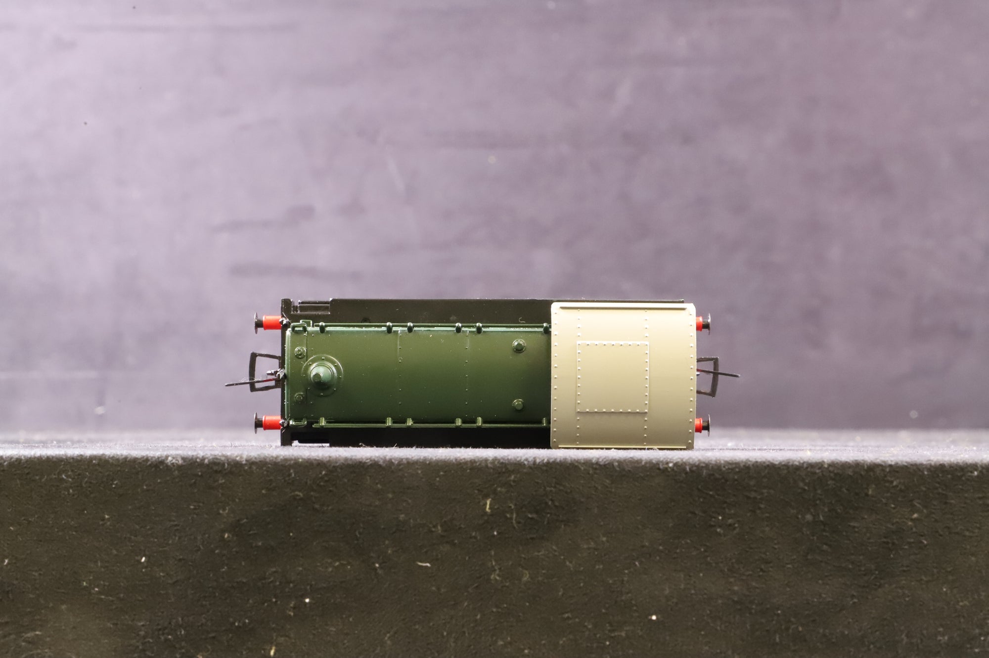 Bachmann OO 31-342 Class 04 D2264 in BR Green w/ Late Crests