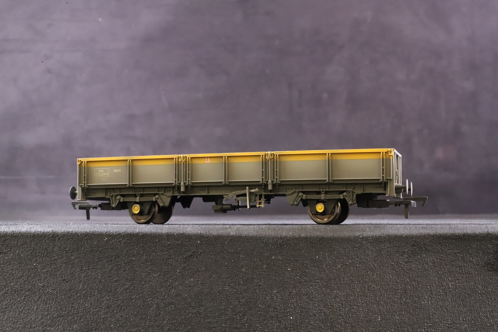 Bachmann OO Rake of 3 OCA/ZDA Wagons in BR Engineers Dutch -Weathered/Pristine
