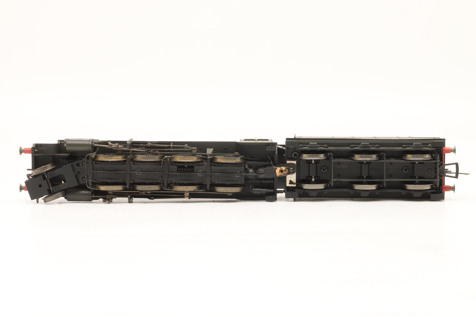Hornby OO R2249 Class 8F 8042 in LMS Black – Weathered