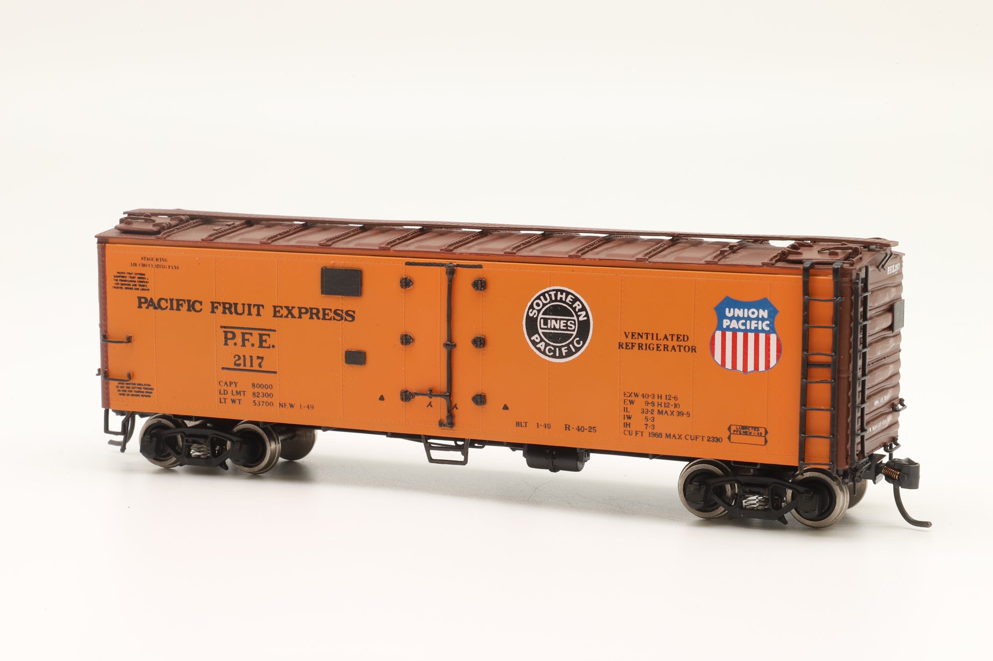 Challenger Imports Ltd HO 2138.1 Pacific Fruit Express Class R40-25 Steel Ice Refrigerator Car, Factory Painted Brass