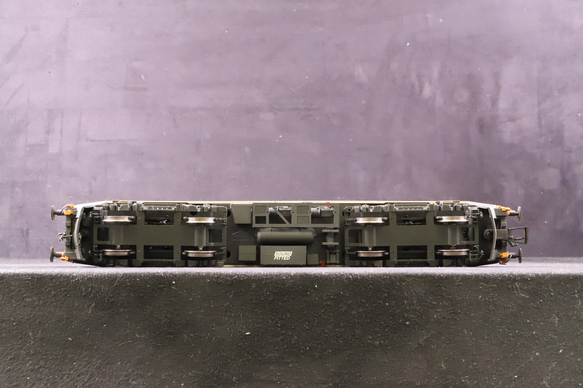 Bachmann OO 32-620SF Class 90 '90048' Freightliner Grey Weathered DCC Sound