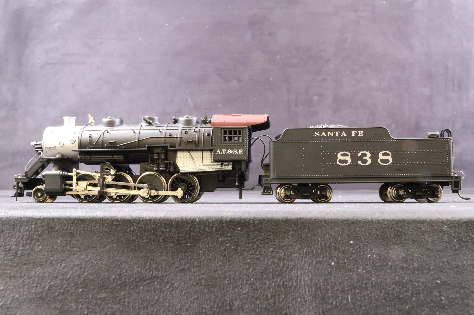 IHC HO M9500 2-8-0 AT&AF Steam Locomotive '838'