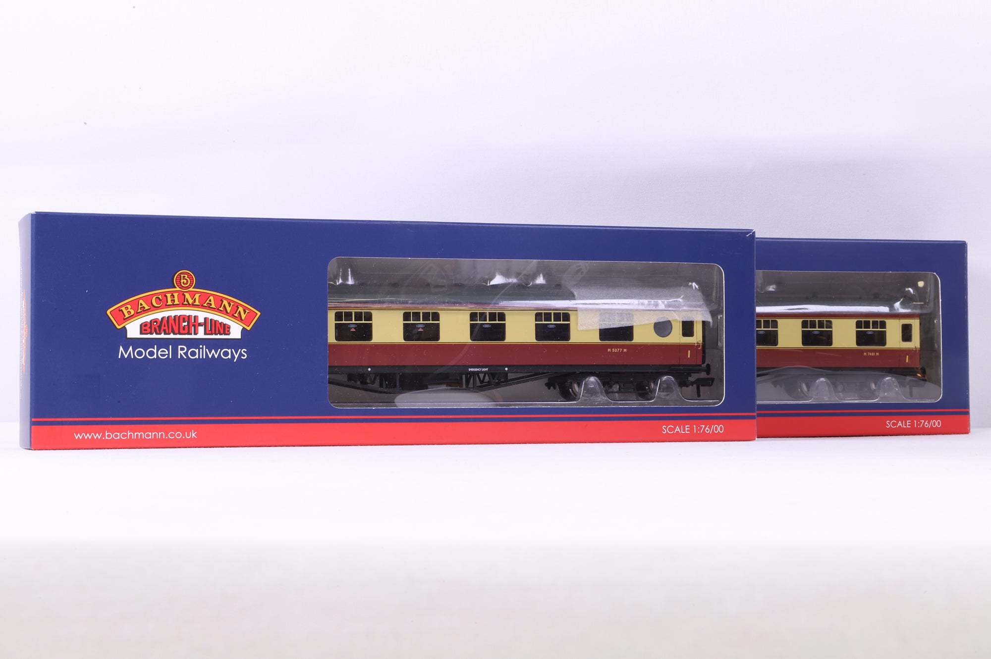 Bachmann OO Rake Of 2 LMS 60ft Porthole Coaches BR Crimson & Cream Inc. 39-470 & 39-475
