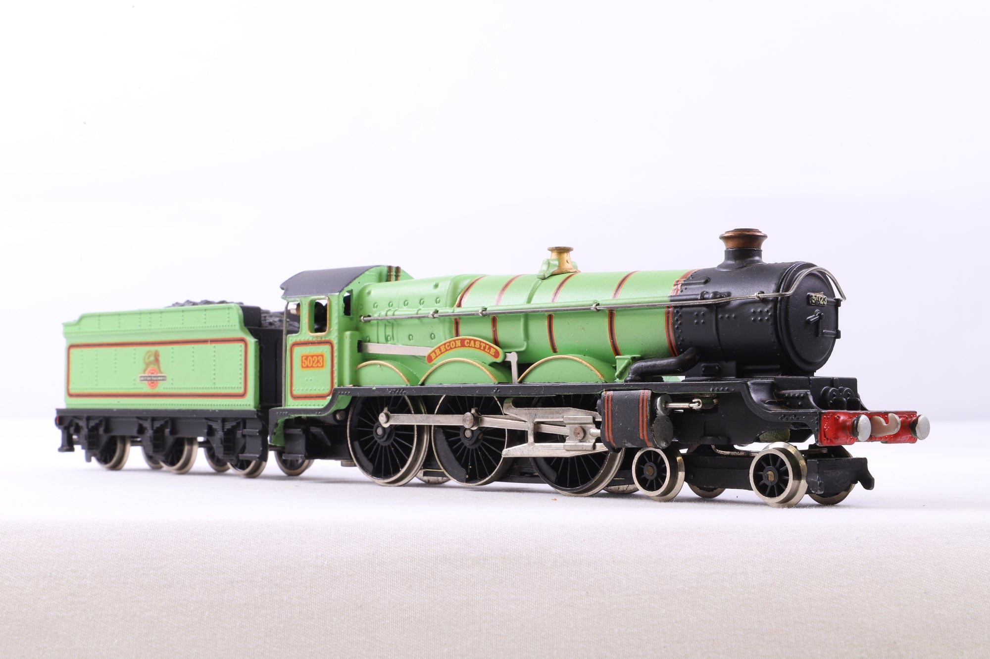 Wrenn OO W2235 Castle Class '5023' 'Brecon Castle' BR Green