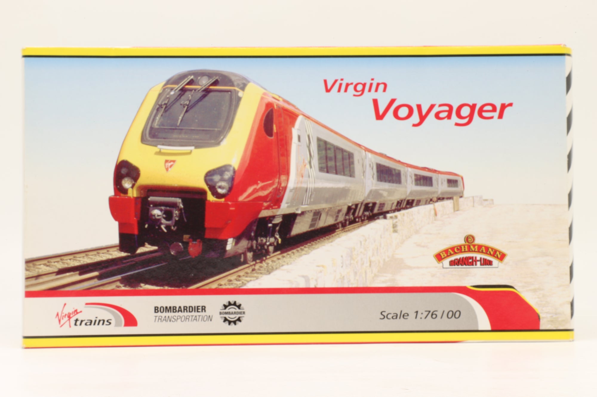 Bachmann OO 32-601 Class 220 Voyager 4-Car Unit 'Grampian Voyager' in Virgin Trains Livery