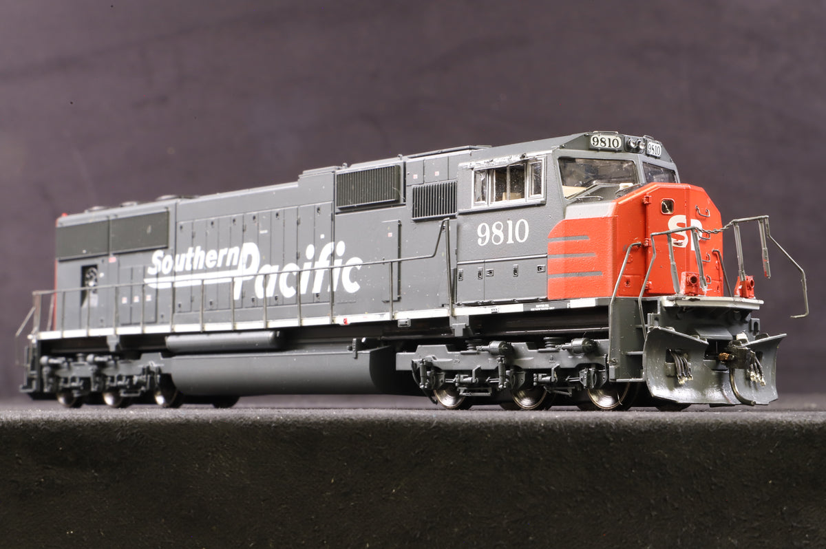 Genesis HO G6126 SD70M No.9810 in Southern Pacific Livery