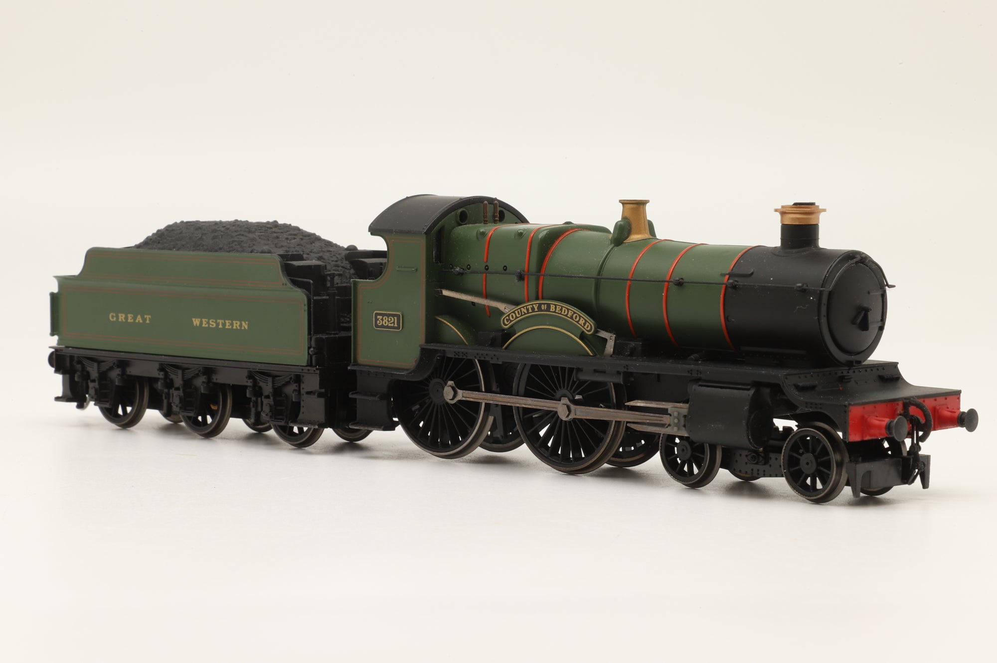 Hornby OO R3061 County Class '3821' 'County of Bedford' GWR Green, DCC Fitted