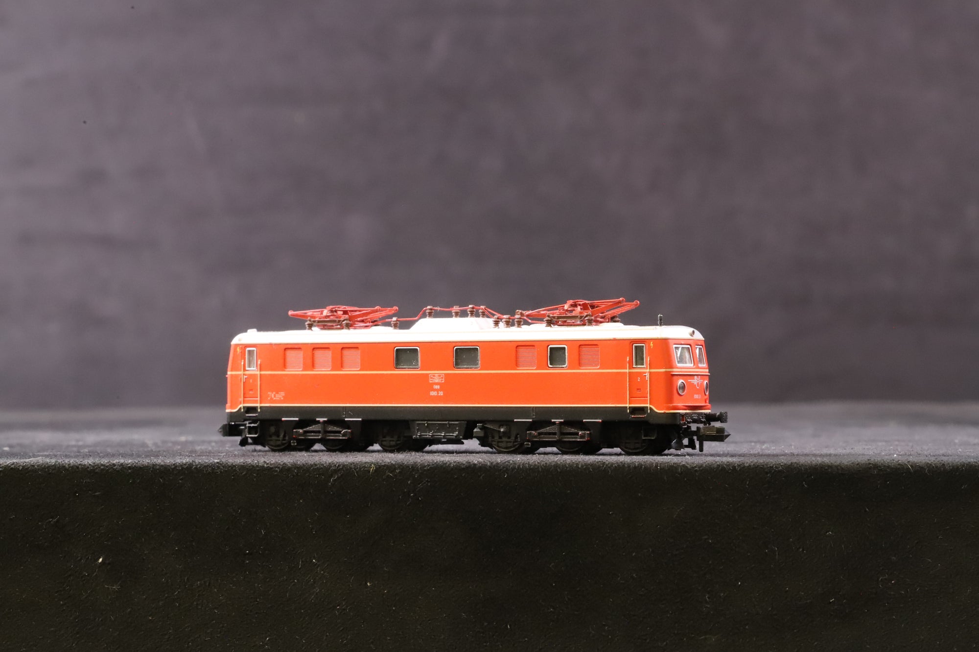 Fleischmann N 737302 Class 1010 Electric Locomotive DCC Fitted