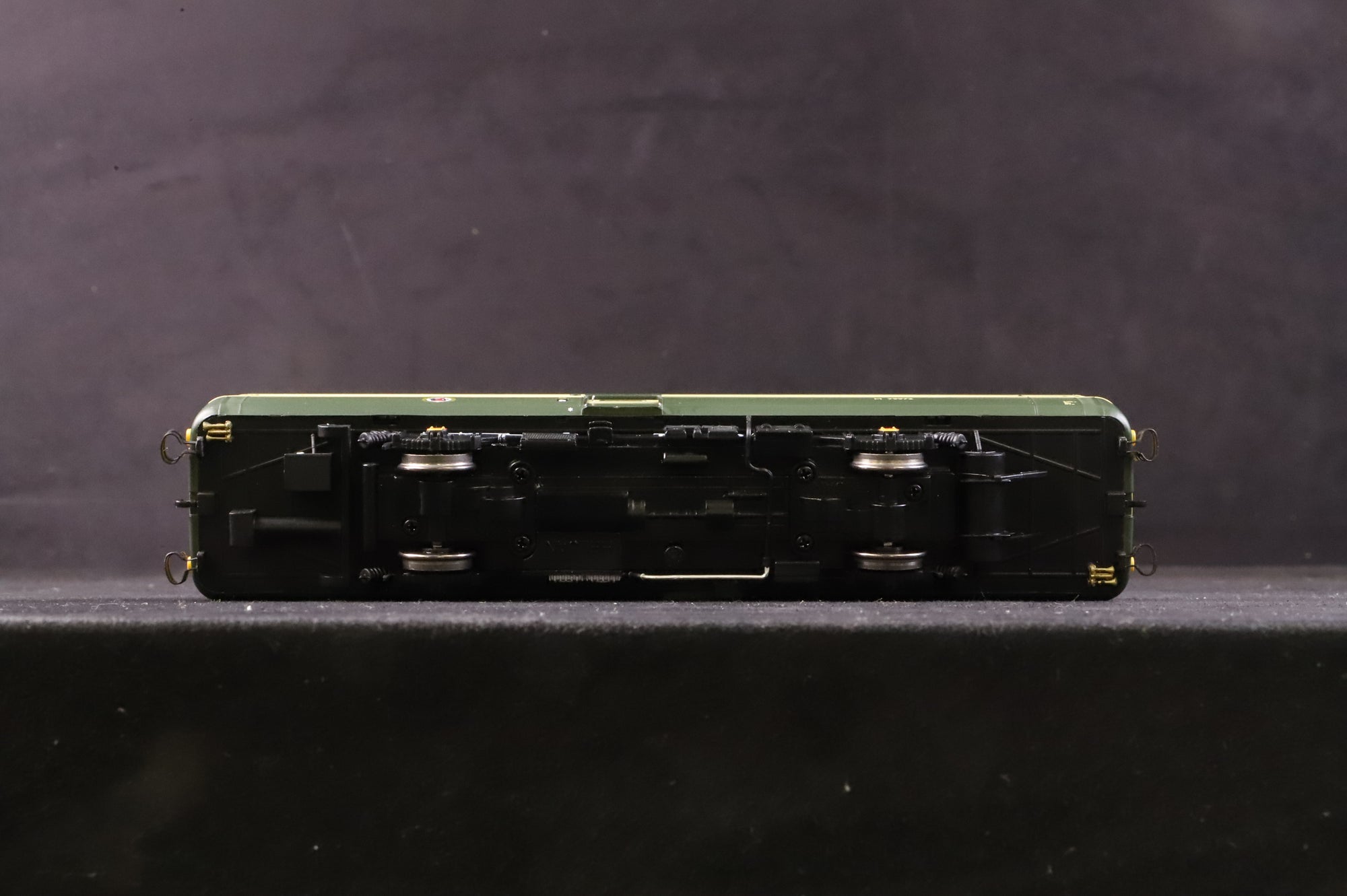 Heljan OO 11087531 Park Royal Rail's 'M79972' Green w/Small Yellow Panels