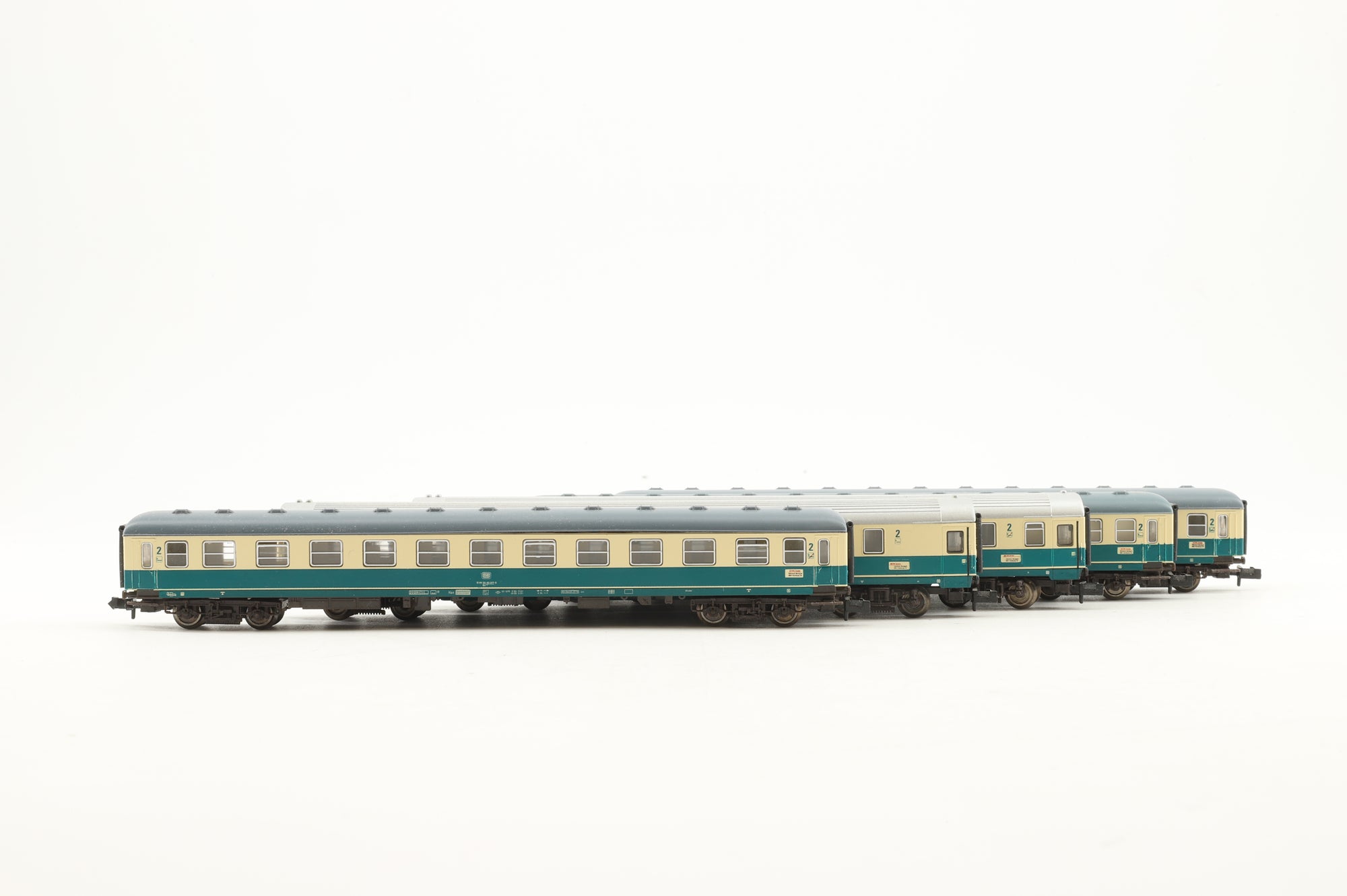 Fleischmann N Rake of 5 DB Blue/Cream Coaches Inc. 8199, 2 x 8192 & 2 x 8194