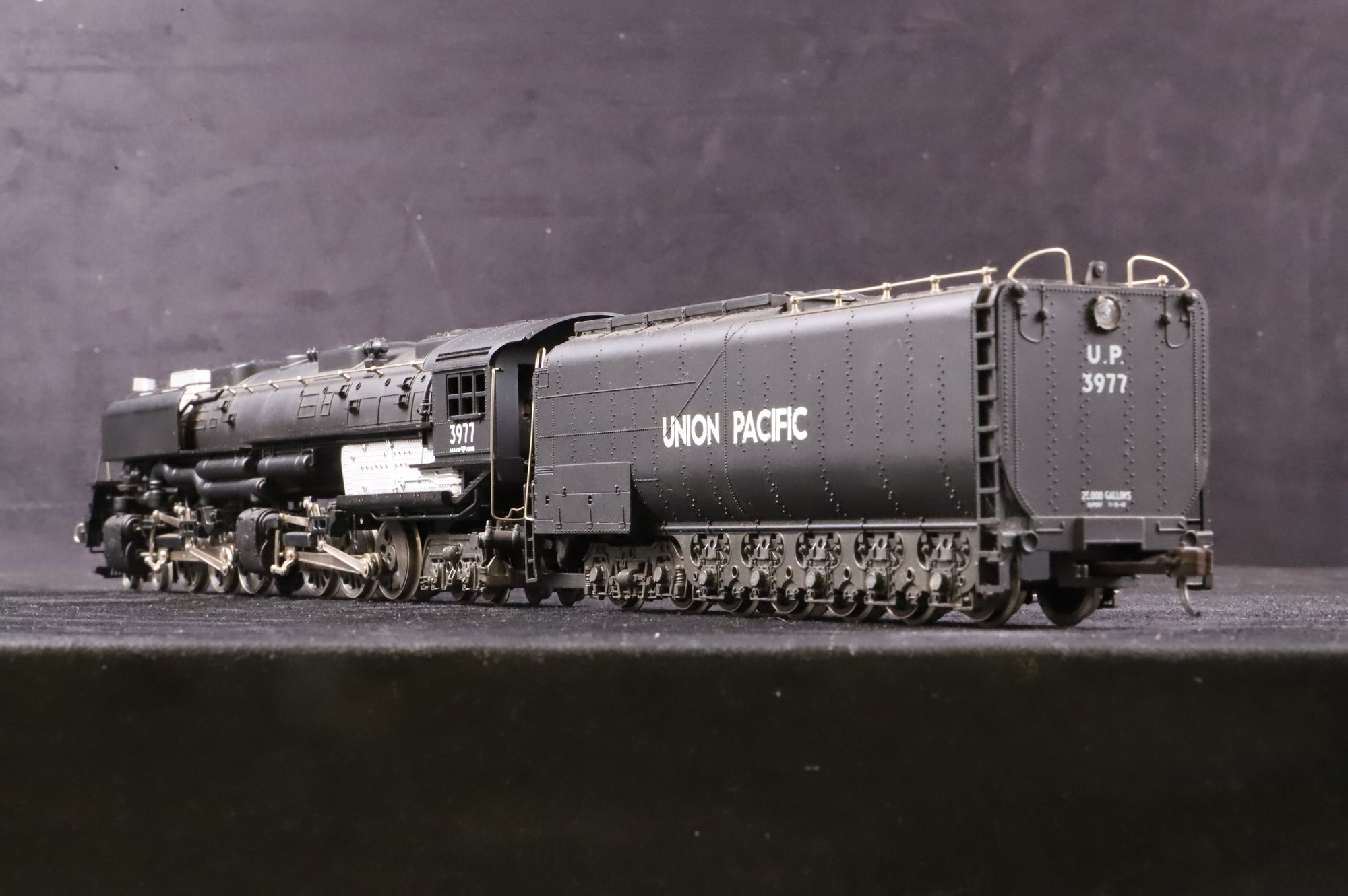 Rivarossi HO Challenger Class '3977' UP Steam Locomotive