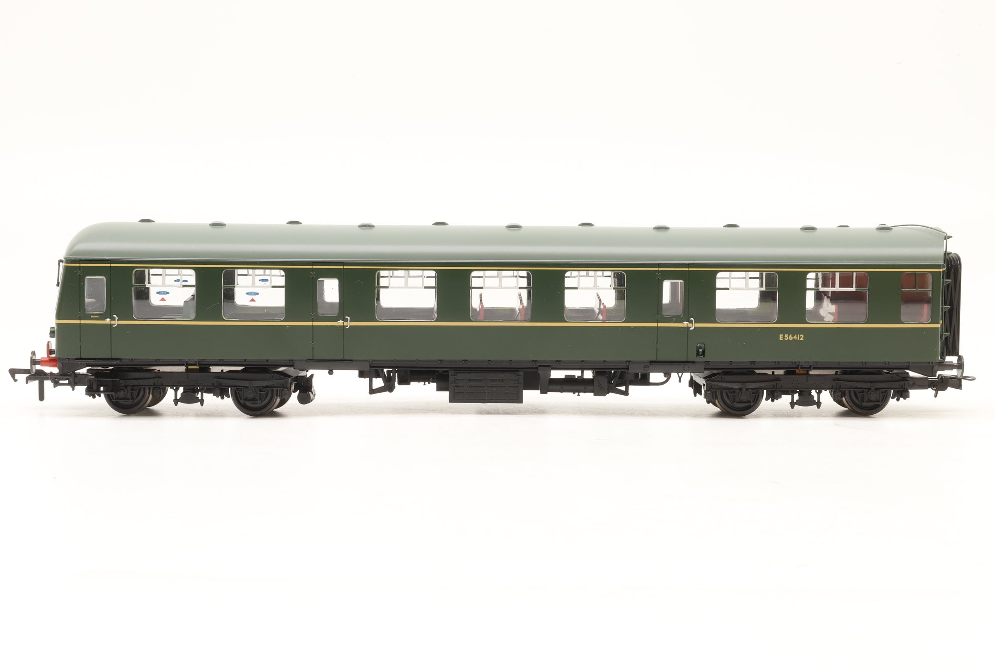 Bachmann OO 31-326 Class 105 Two Car DMU BR Green with Speed Whiskers