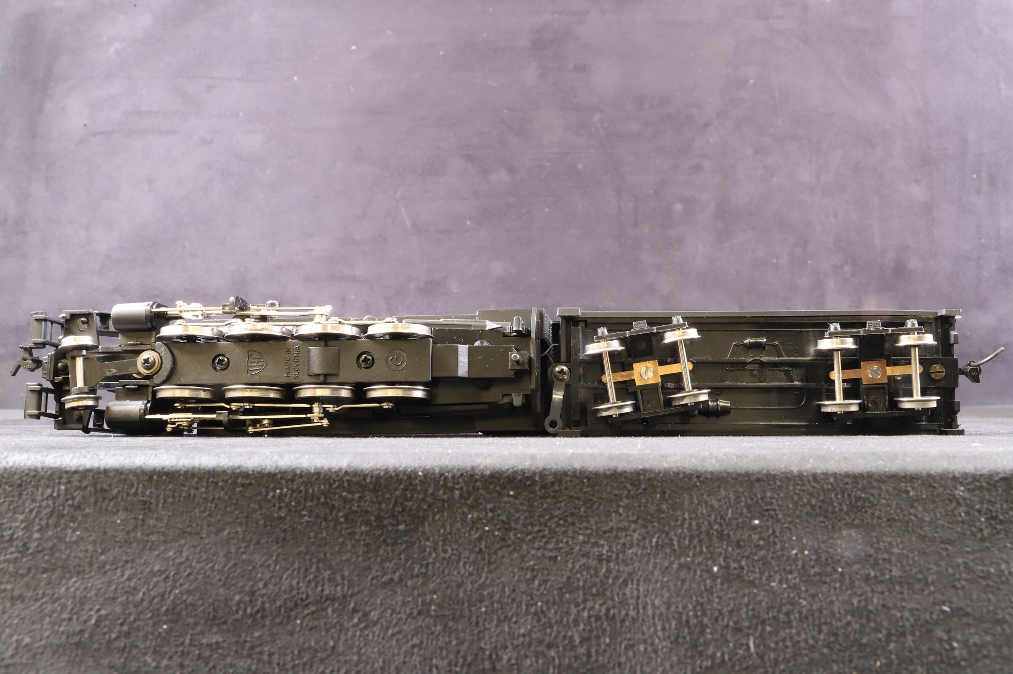 IHC HO M9500 2-8-0 AT&AF Steam Locomotive '838'