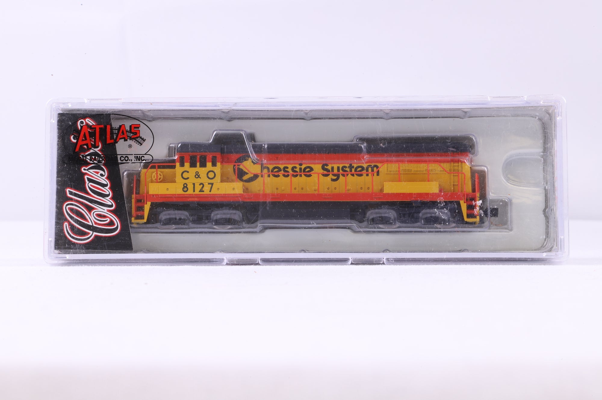 Atlas 44502 U25B Ph. 2A C&O Chessie System '8127'