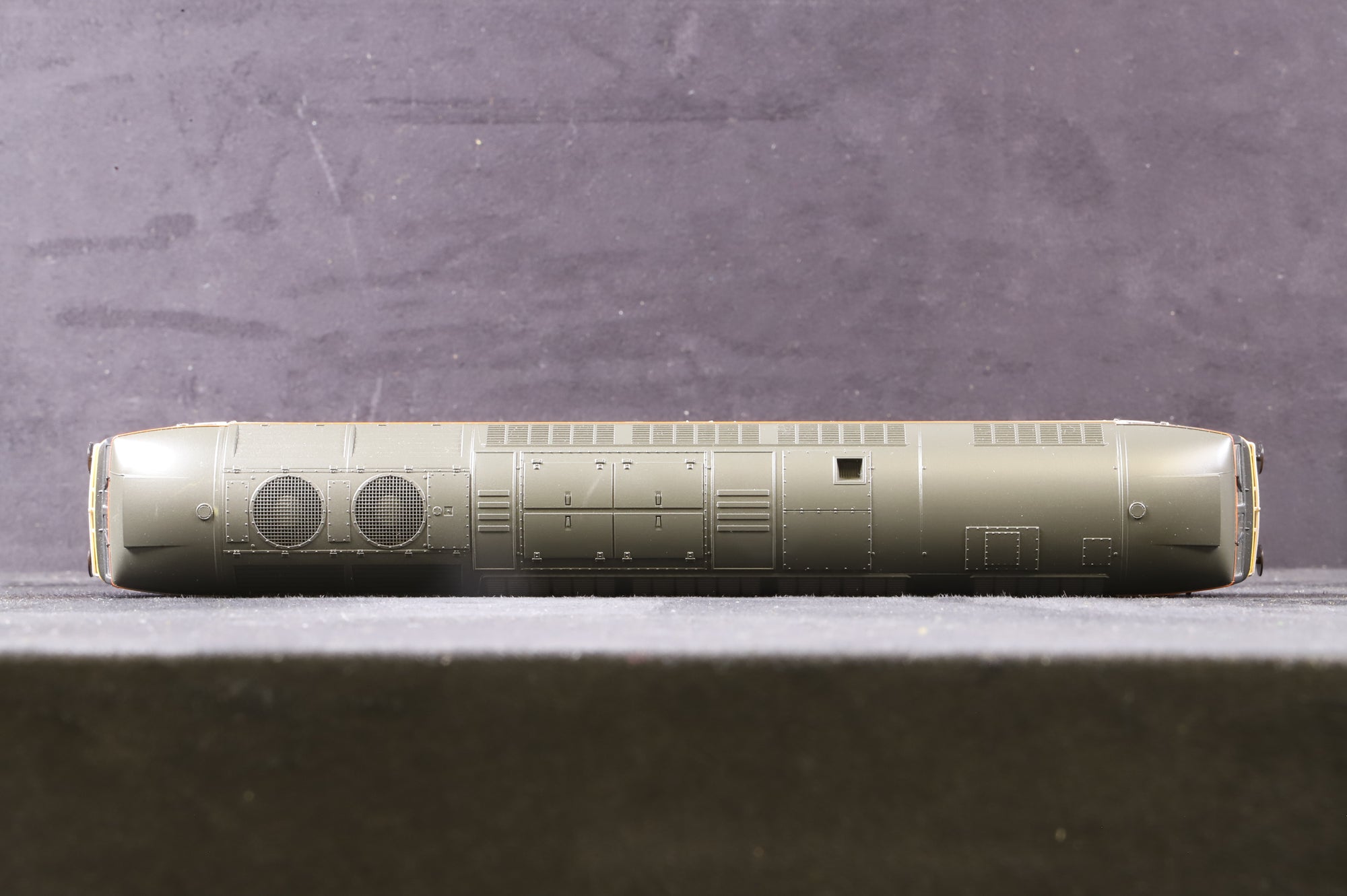 Heljan OO Class 47 in Two Tone Railfreight Grey - Unbranded & Unnumbered