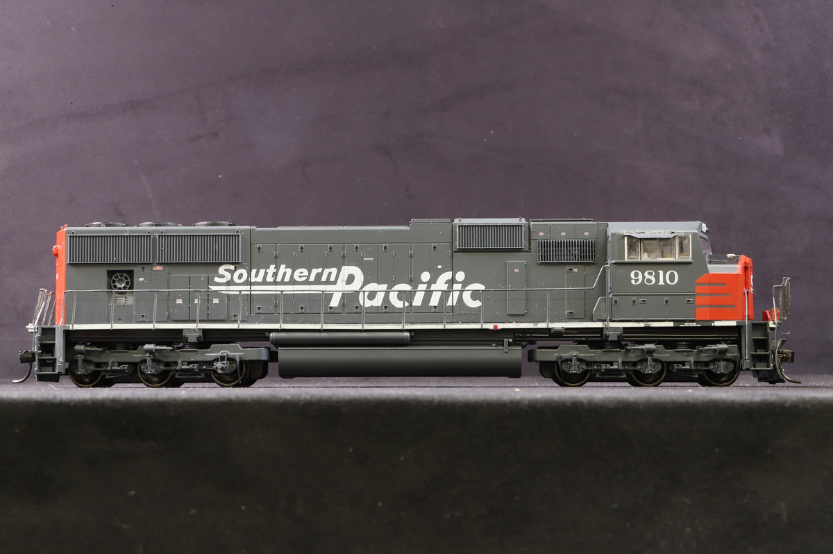 Genesis HO G6126 SD70M No.9810 in Southern Pacific Livery