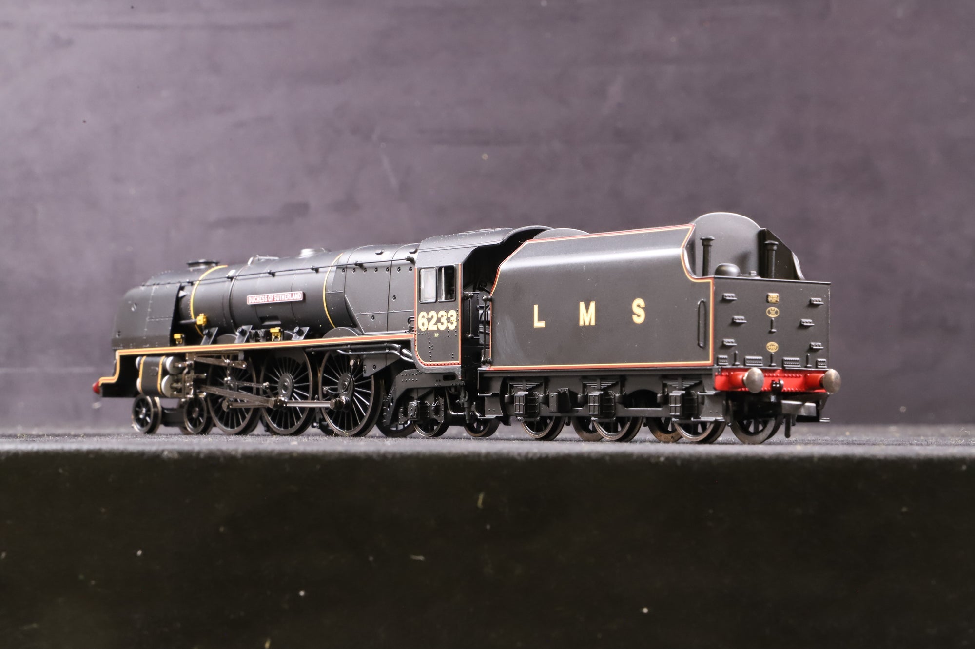 Hornby OO R3014X Princess Coronation Class 'Duchess of Sutherland' '6233' LMS Black