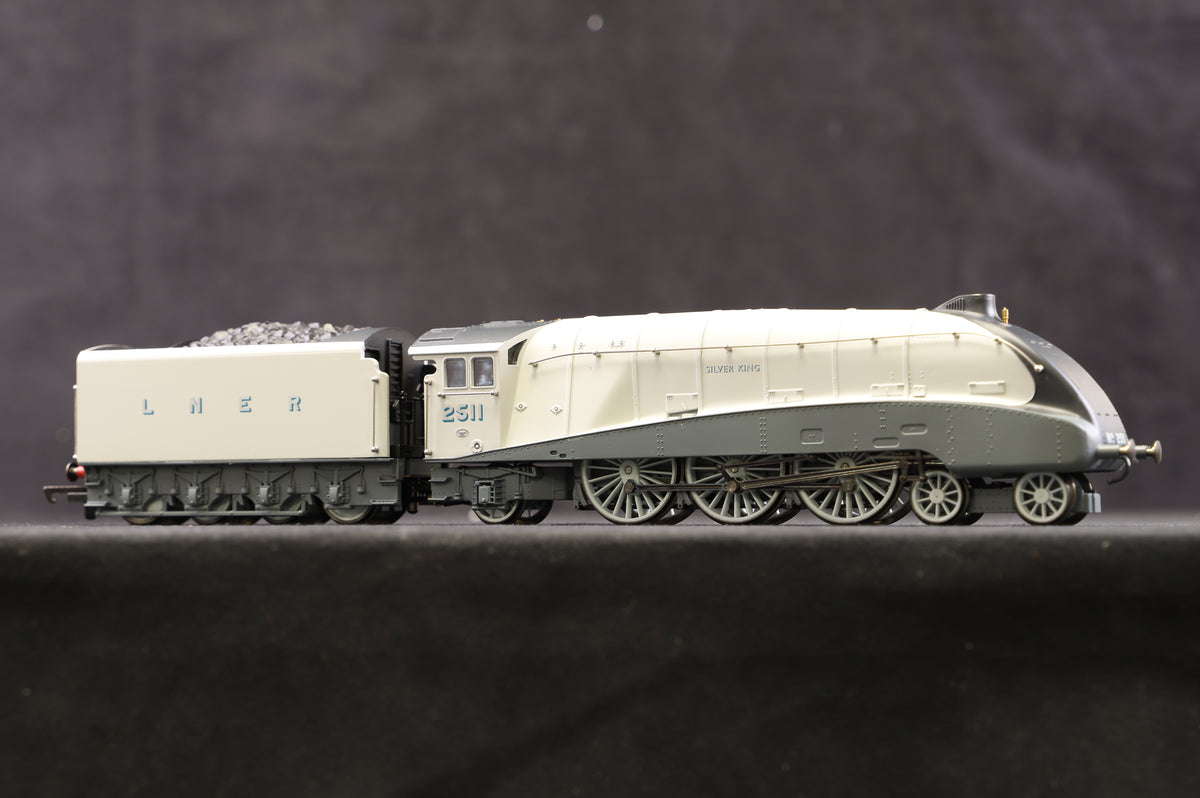 Hornby OO R2278M The Silver Jubilee Train Pack Ltd Ed, 1258/1500
