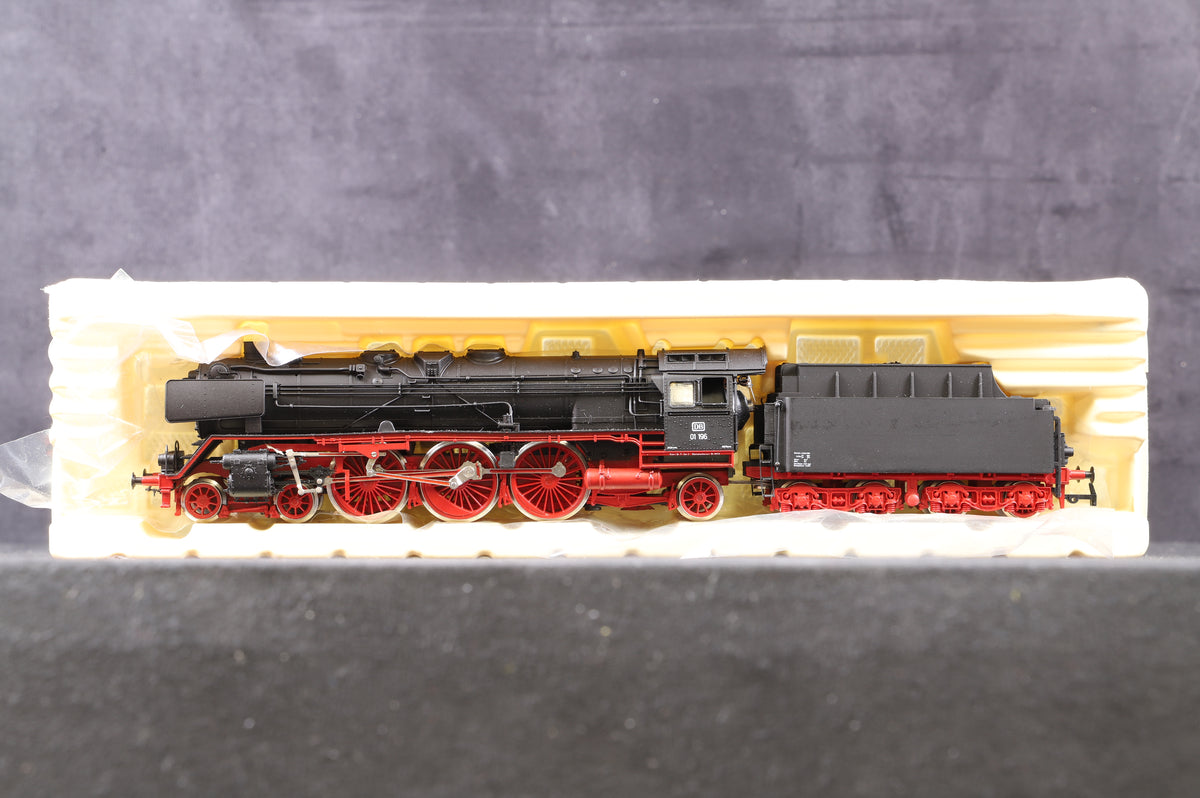 Rivarossi HO 1351 Class BR01 4-6-2 196 DB