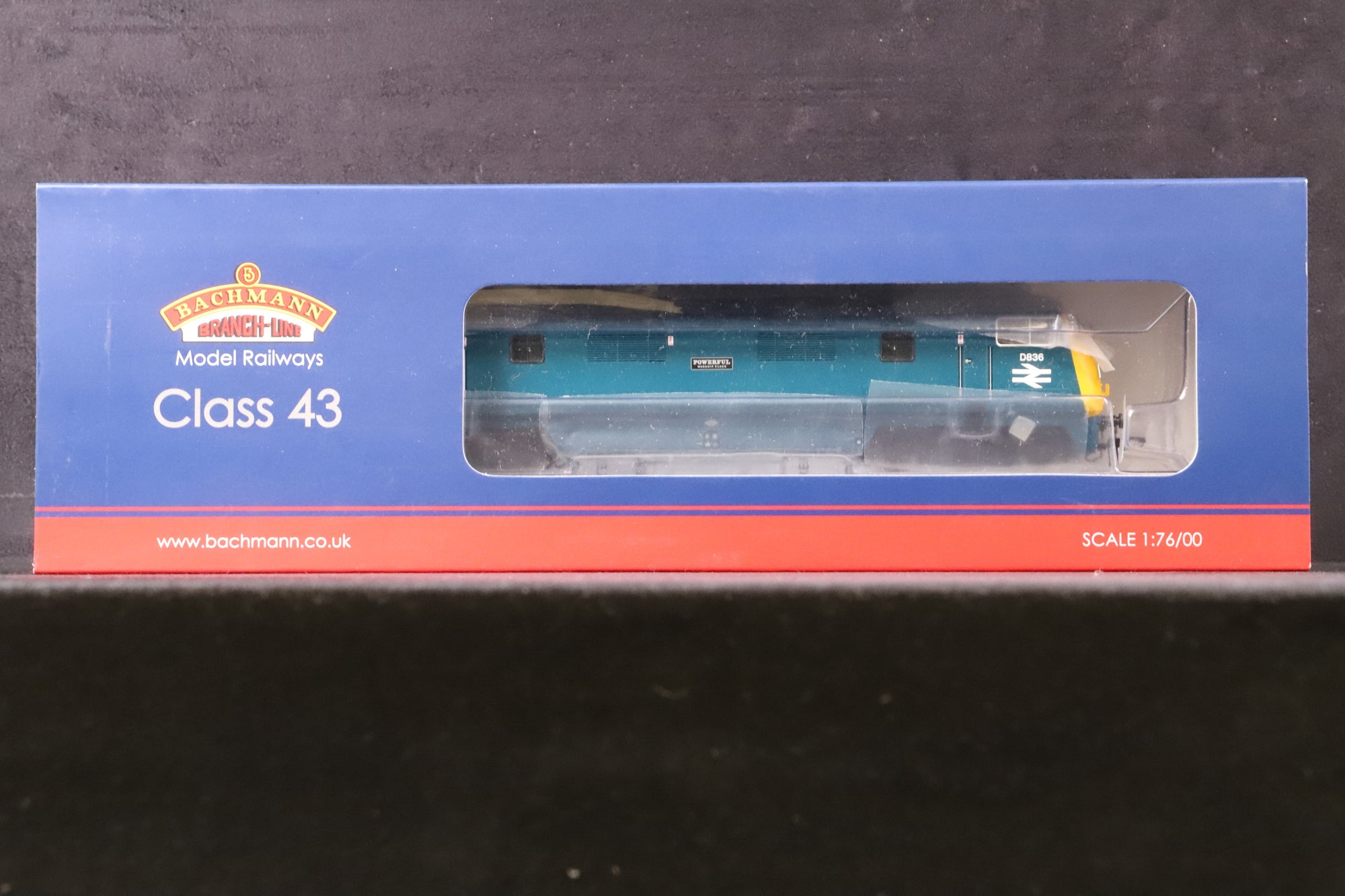 Bachmann OO 32-067A Class 43 Warship 'D836' 'Powerful' BR Blue