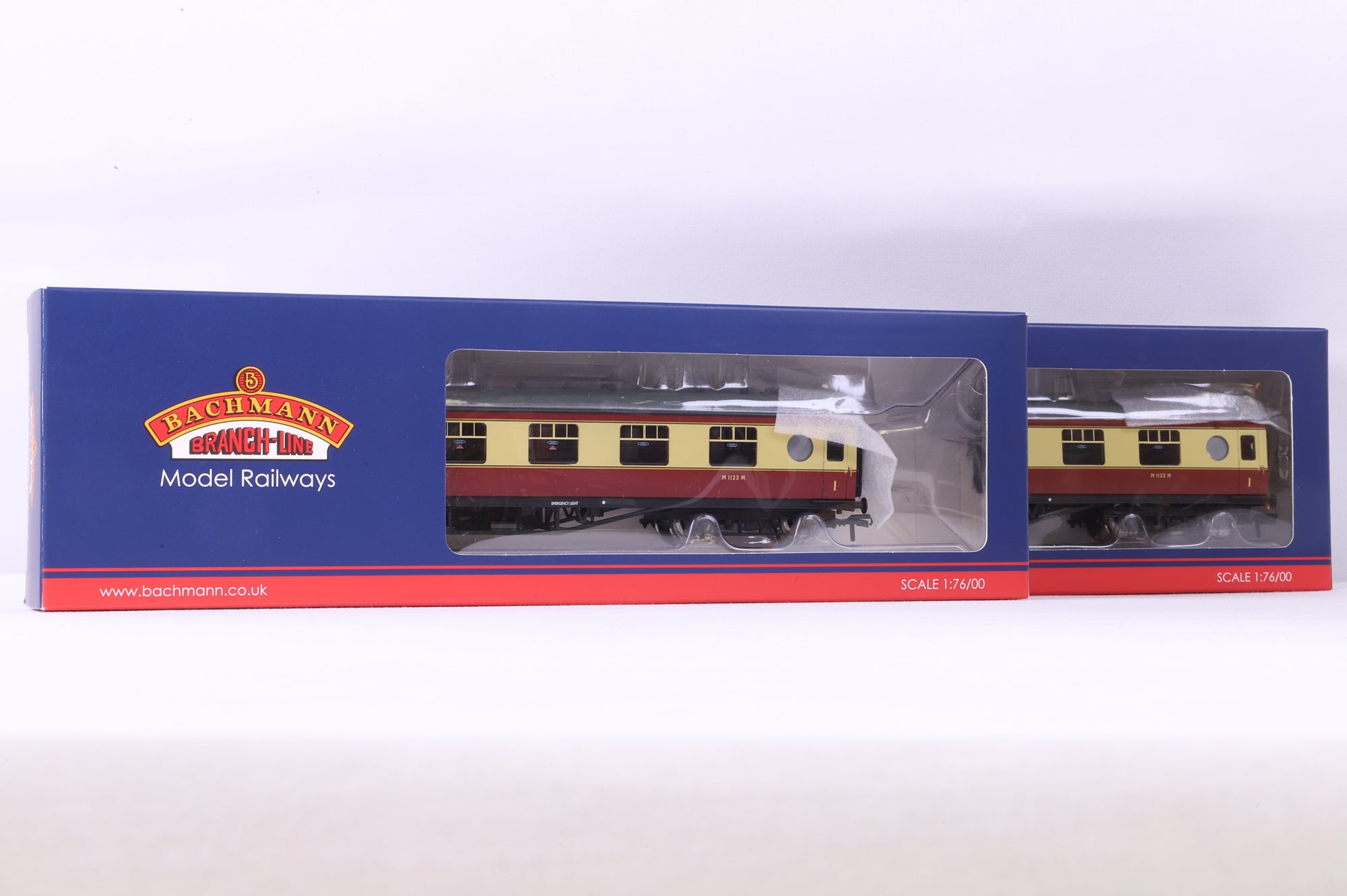 Bachmann OO 39-455 Rake Of 2 LMS 57ft Porthole Coaches BR Crimson & Cream