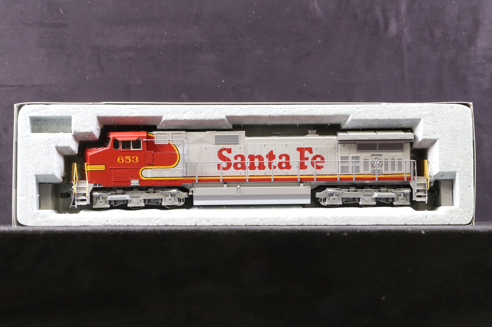 Kato HO 37-6156 GE C44-9W 653 in Santa Fe Livery - Clark Railworks