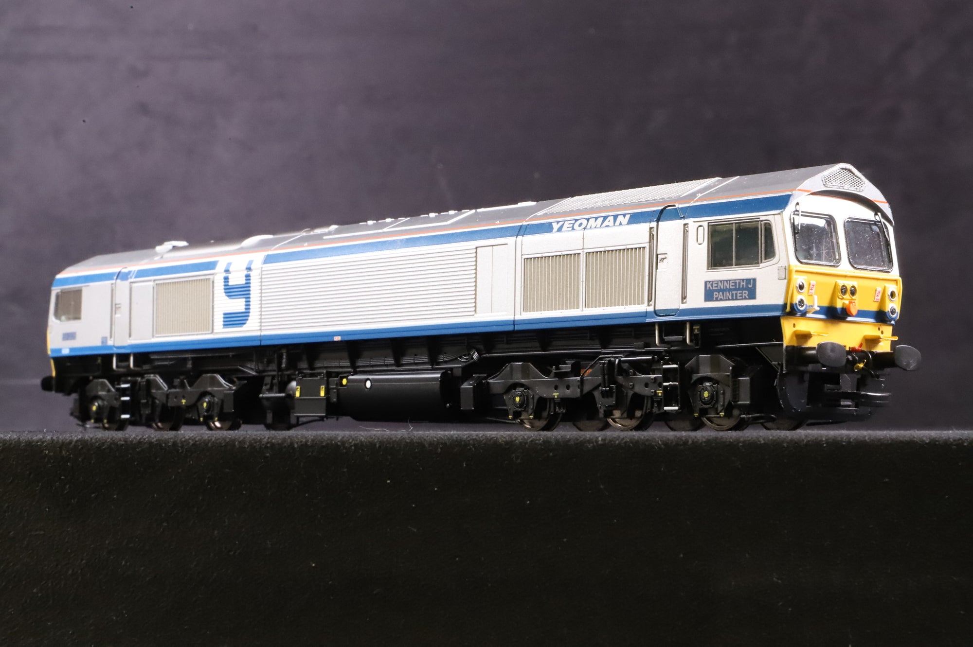 Dapol OO 4D-005-000 Class 59 59005 'Kenneth J. Painter' in Foster Yeoman Livery