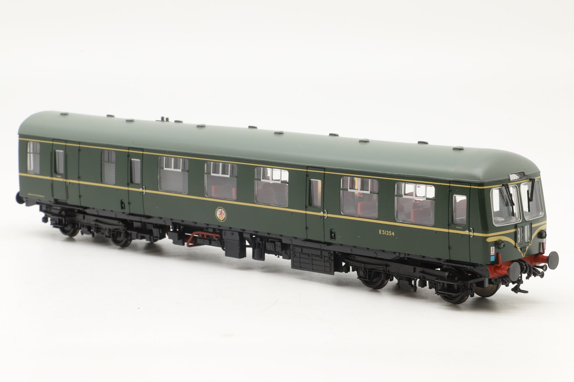 Bachmann OO 31-326 Class 105 2-Car DMU in BR Green w/ Whiskers