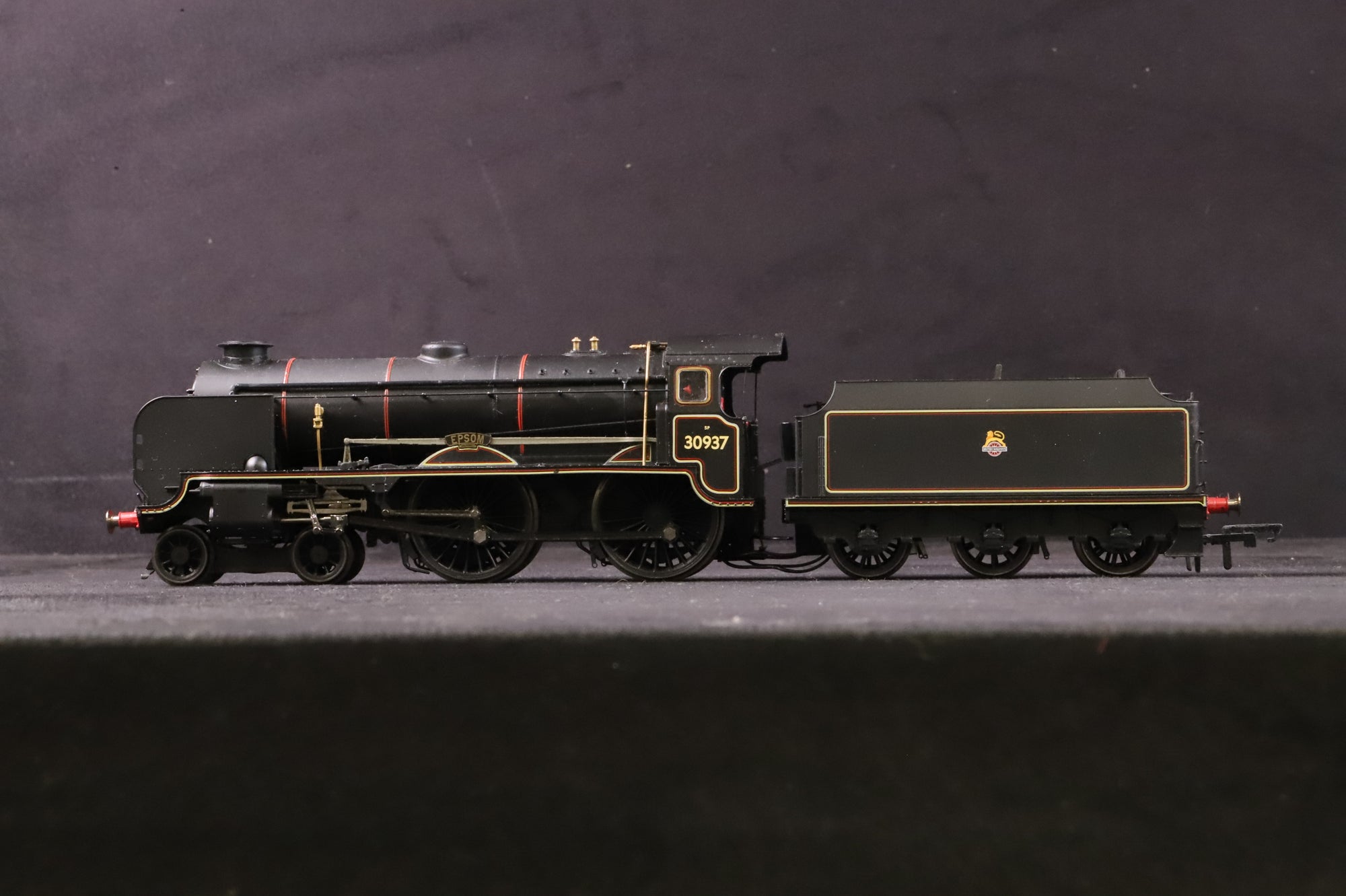 Hornby OO R3194 Schools Class '30937' 'Epsom' BR Black E/C DCC Fitted