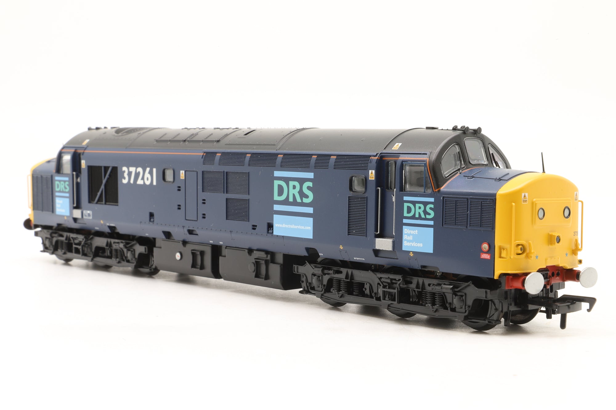 Bachmann OO 32-780U Class 37/0 37261 in DRS Livery