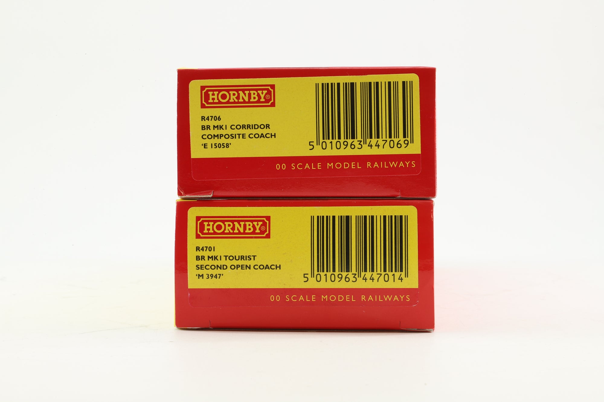 Hornby OO R4707/4701 Set of 2x Mk1s in BR(E) Crimson/Cream & BR(M) Maroon