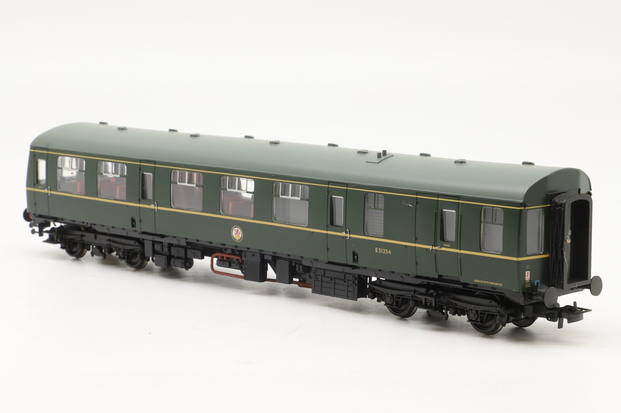 Bachmann OO 31-326 Class 105 2-Car DMU in BR Green w/ Whiskers