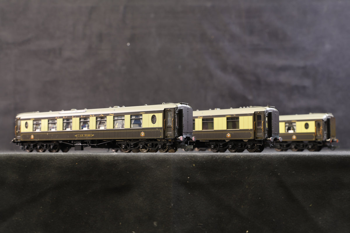 Hornby OO R2819 Bournemouth Belle COACHES ONLY