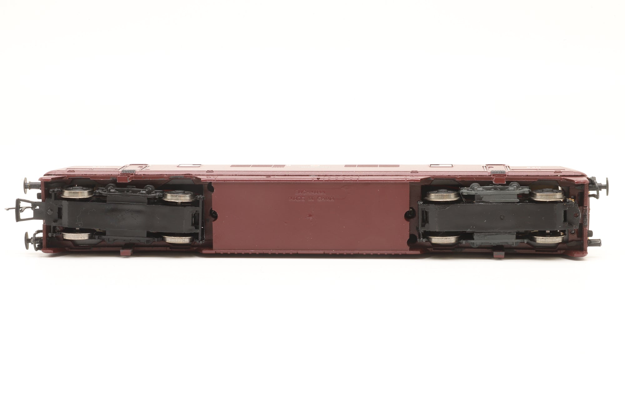 Bachmann OO 32-050 Class 42 Warship Diesel 'D817' 'Foxhound' BR Maroon DCC Sound