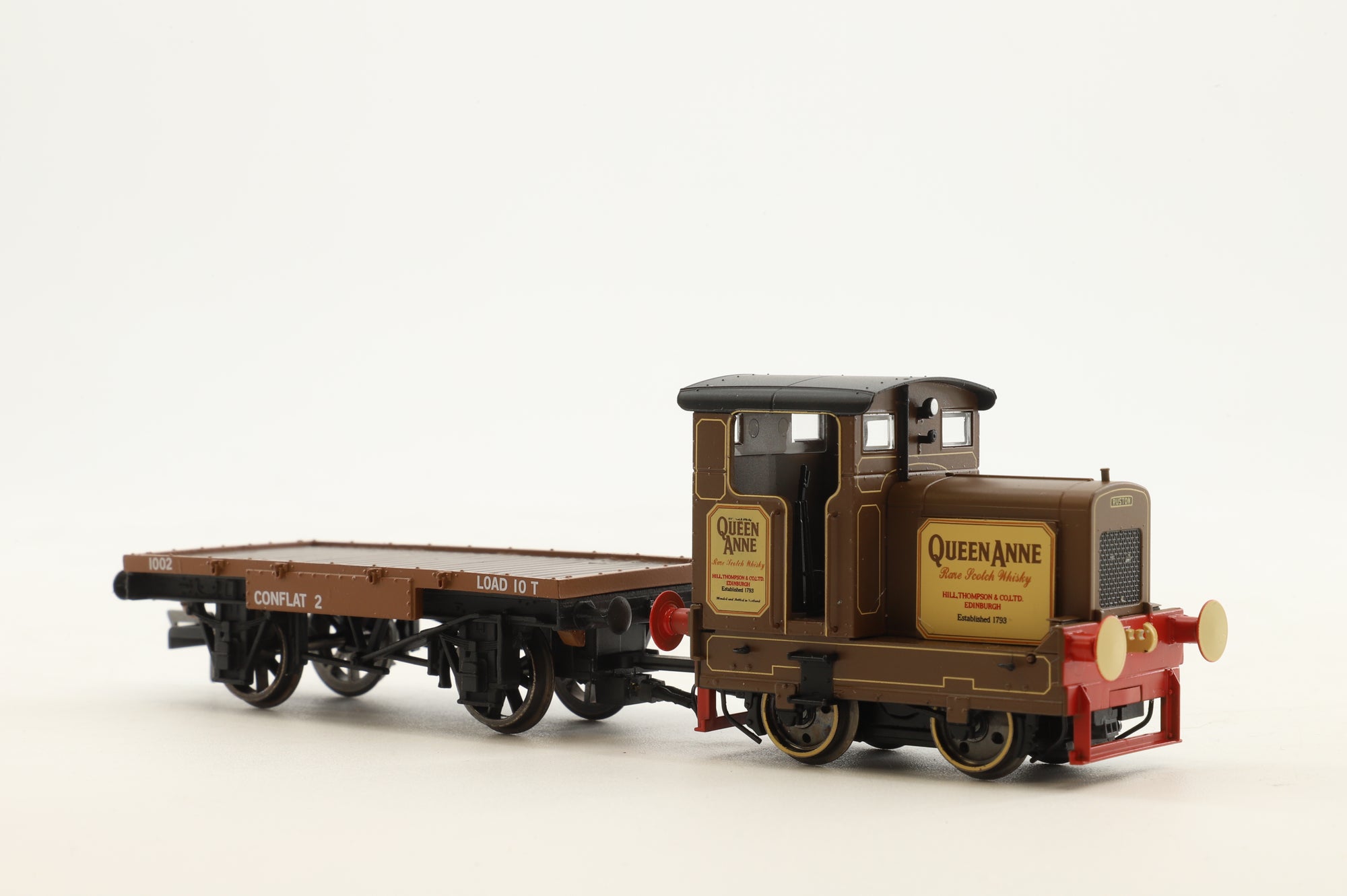 Hornby OO R3707 Ruston & Hornsby 48DS & Flatbed Wagon Longmore Distillery