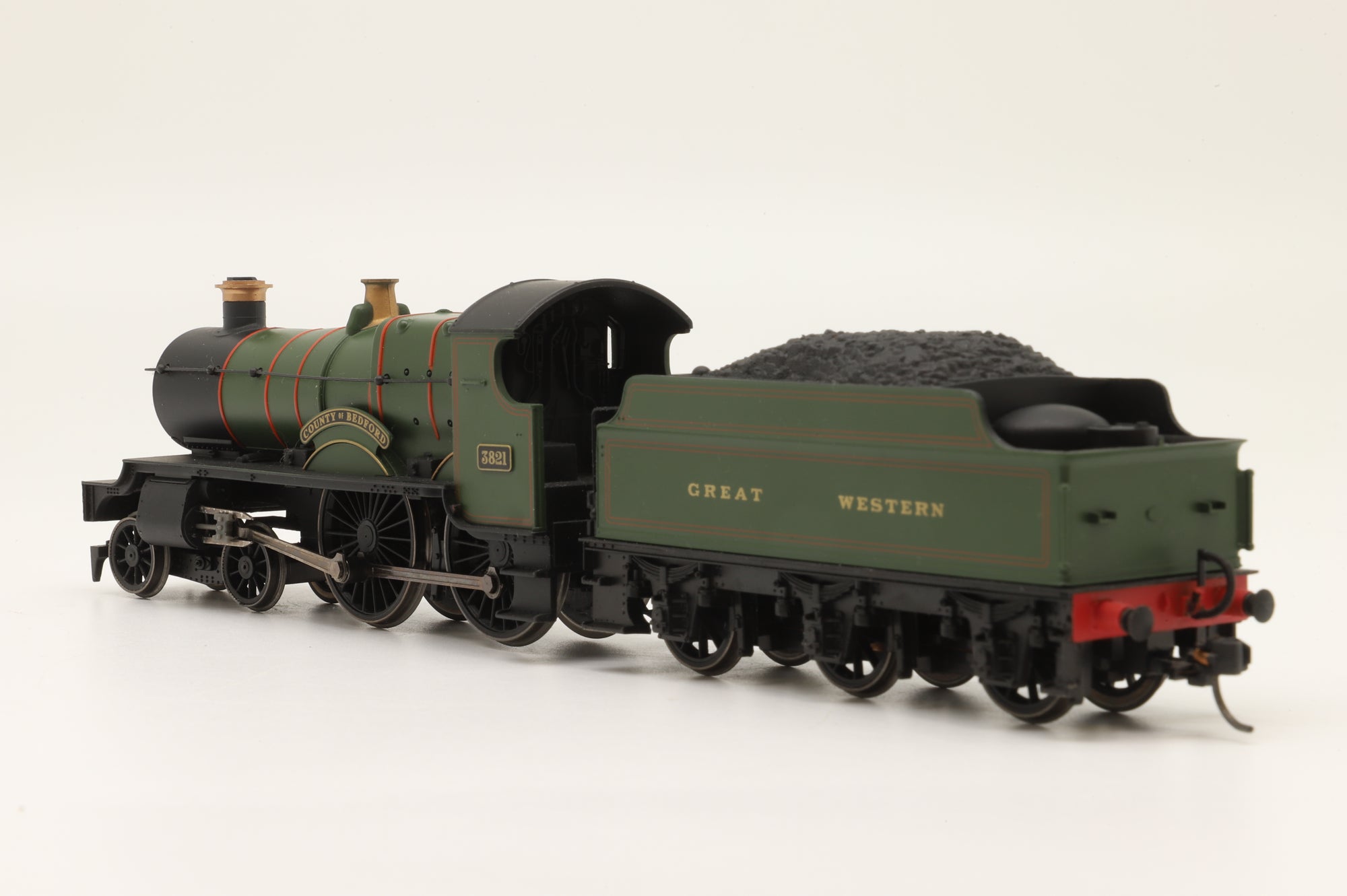 Hornby OO R3061 County Class '3821' 'County of Bedford' GWR Green, DCC Fitted